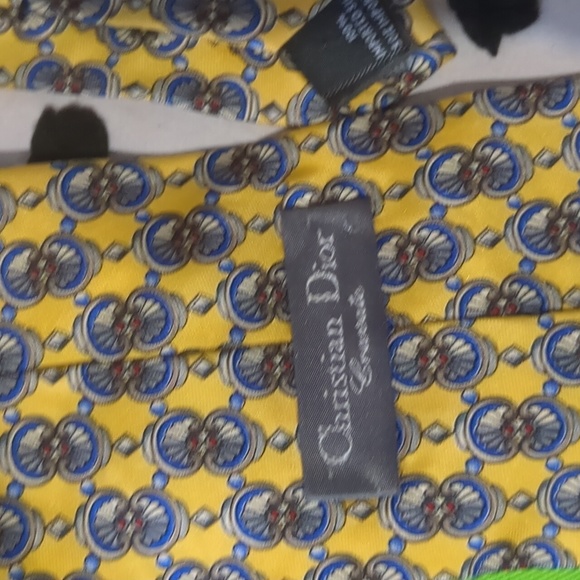 Selling 1 bundle of 6 ties - Picture 5 of 8